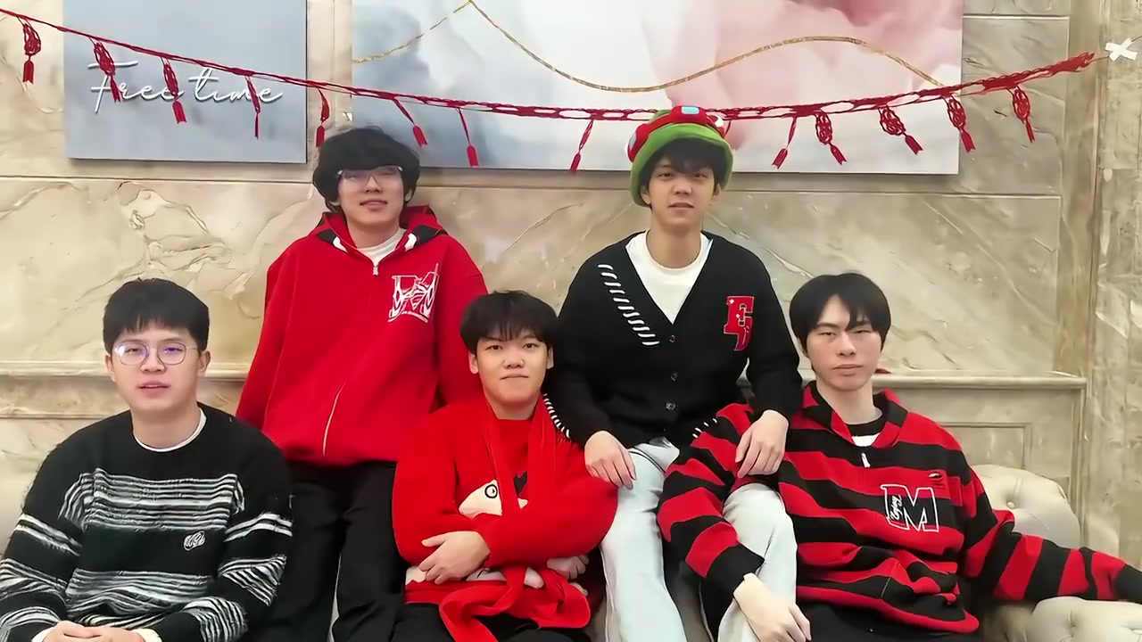 EDG整活视频:大年初七开门大吉,上班啦,上班啦!
